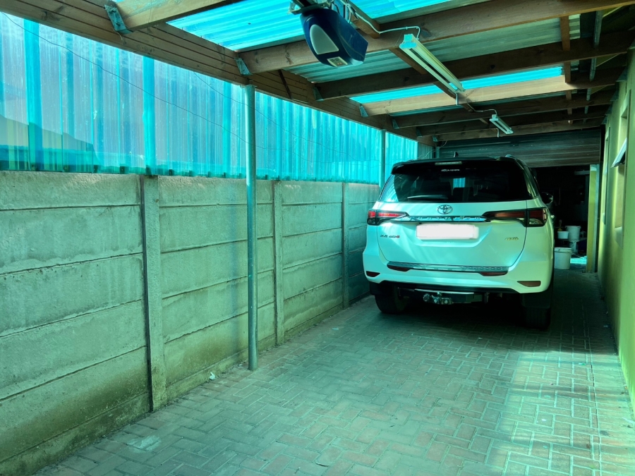 3 Bedroom Property for Sale in Hillcrest Heights Western Cape